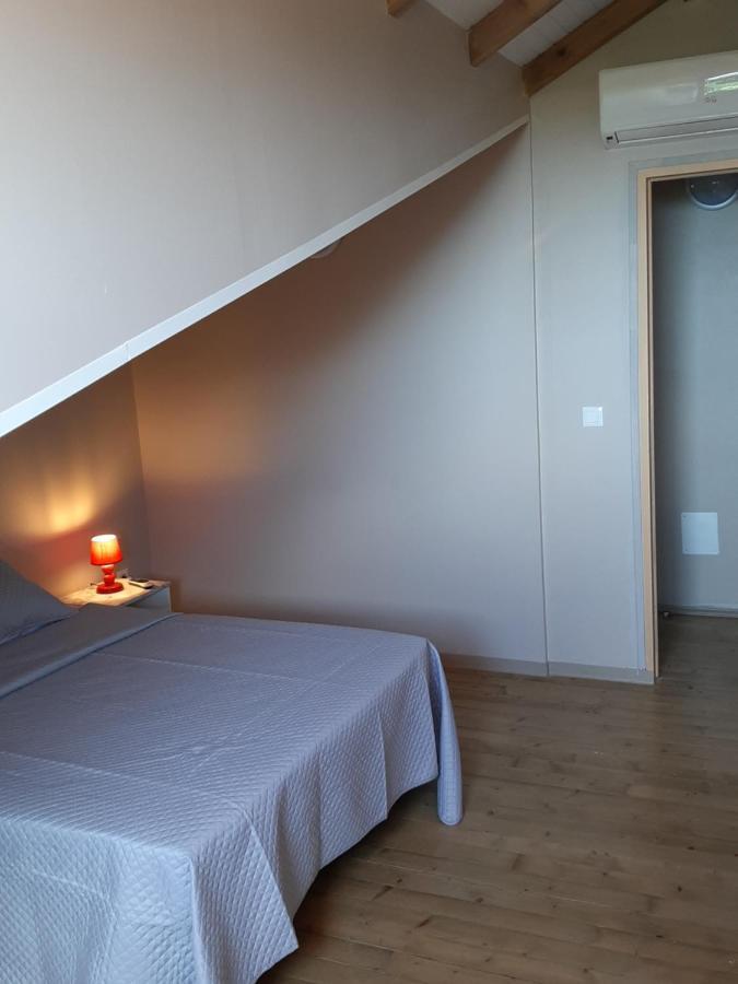 Les Monts Arlesien Hotell Les Anses-d'Arlets Exteriör bild